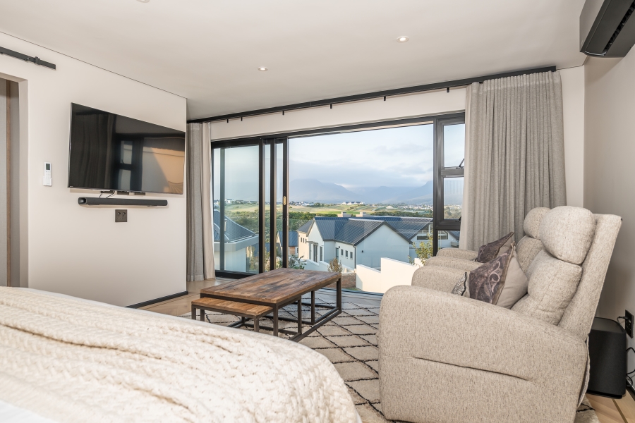 4 Bedroom Property for Sale in Kingswood Golf Estate Western Cape